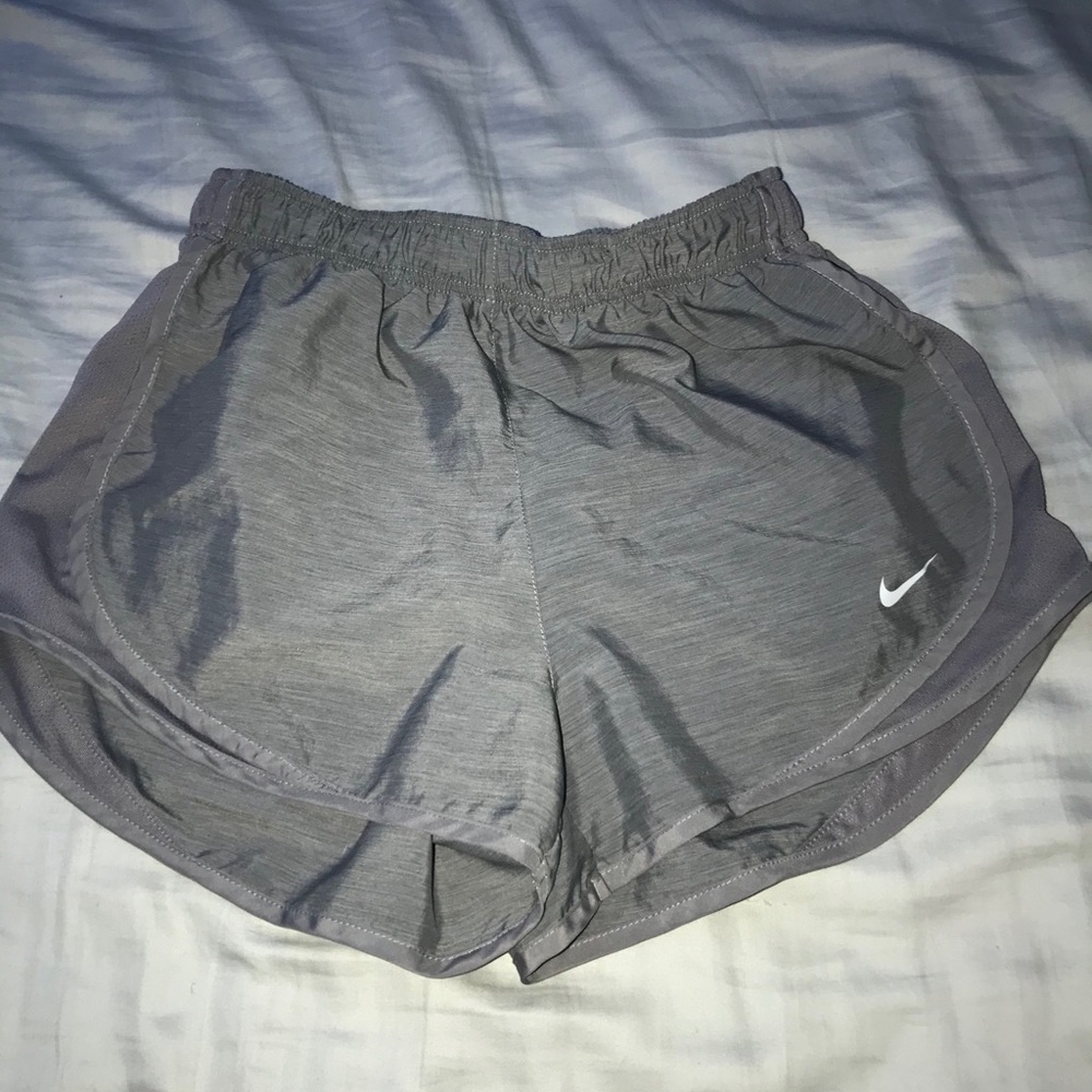 grey nike shorts